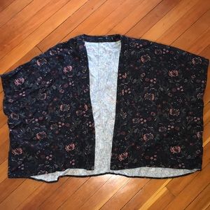 Aritzia Talula Floral Kimono